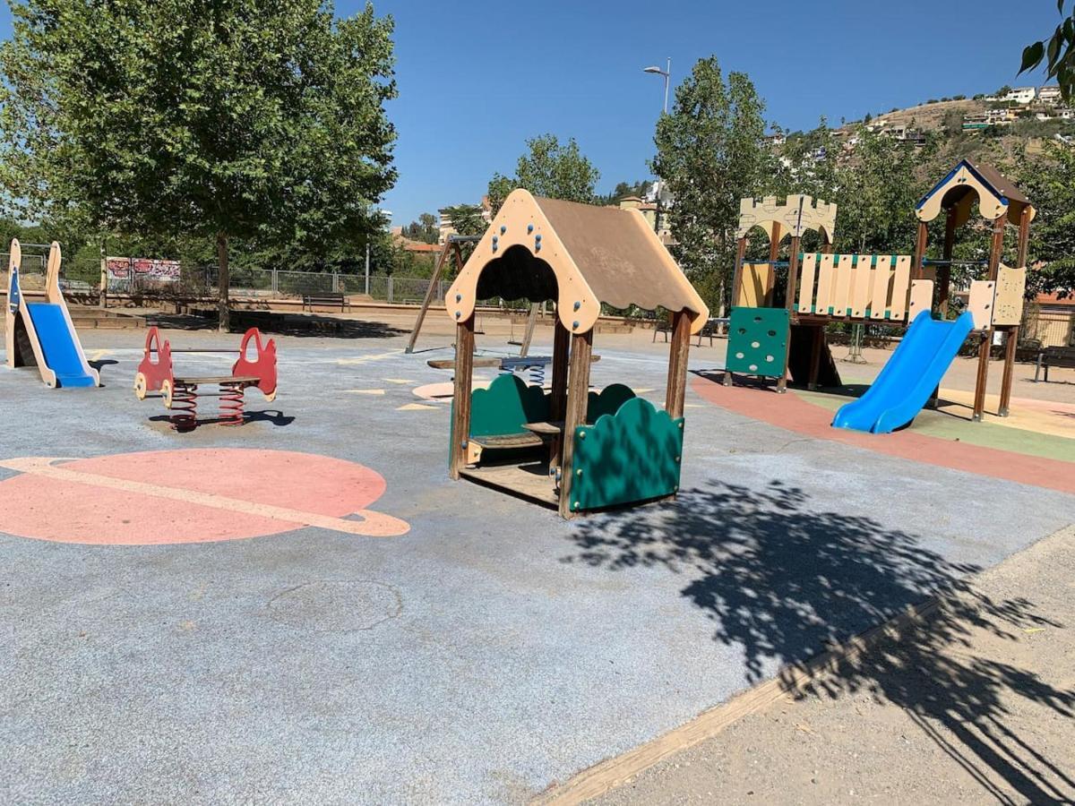 Apartamento En Granada Con Facil Aparcamiento En La Zona Bagian luar foto