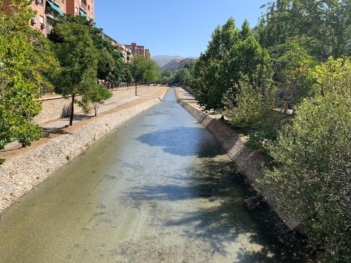 Apartamento En Granada Con Facil Aparcamiento En La Zona Bagian luar foto